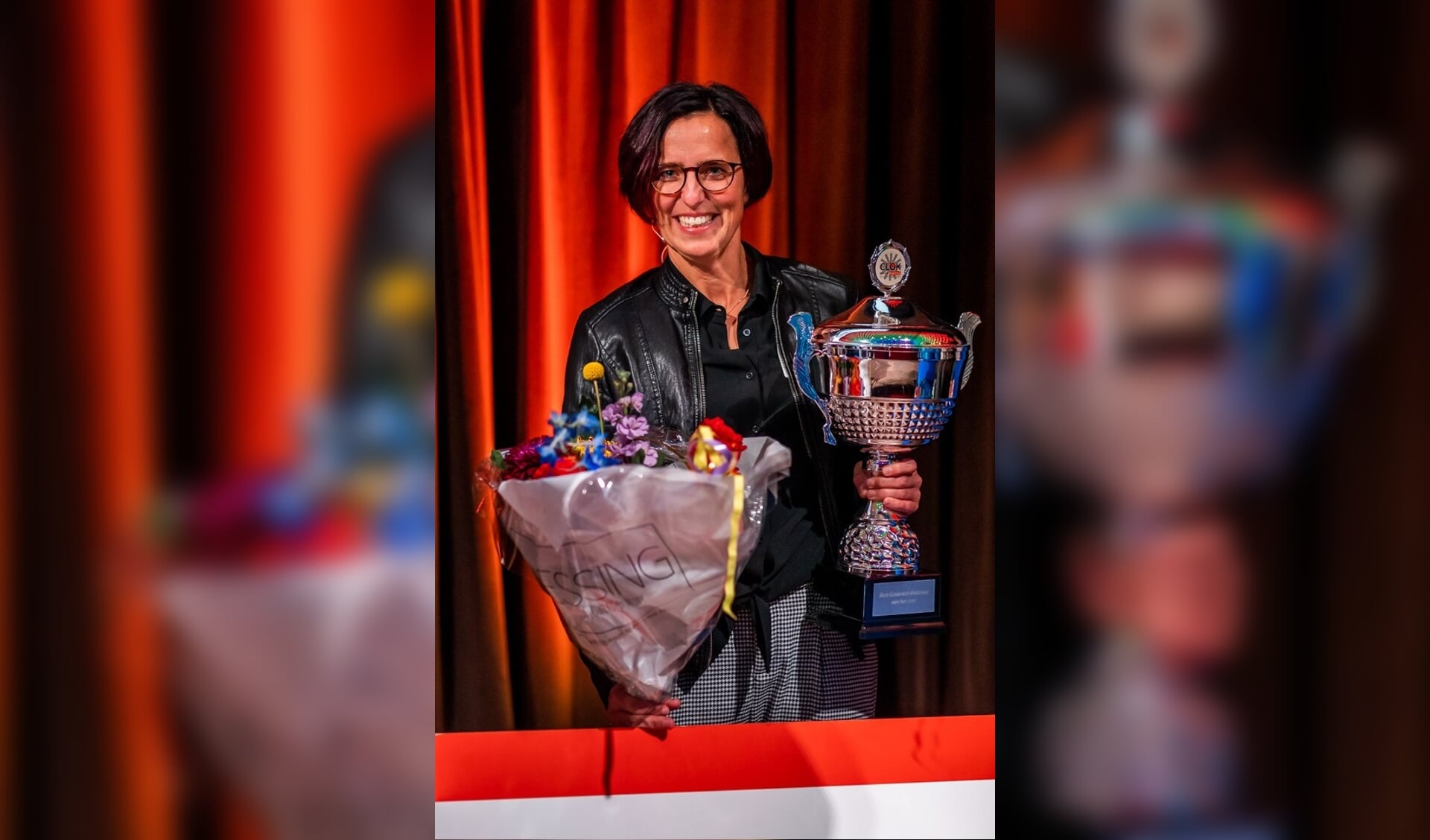 Cindy Buijs met haar trofee (Foto: Van Dijk Media).