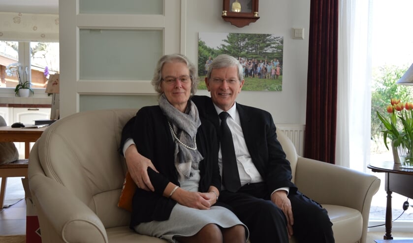 <p>Dominee en mevrouw Procee: "We voelden ons snel thuis in Middelharnis." (Foto: Erwin Guijt)</p>