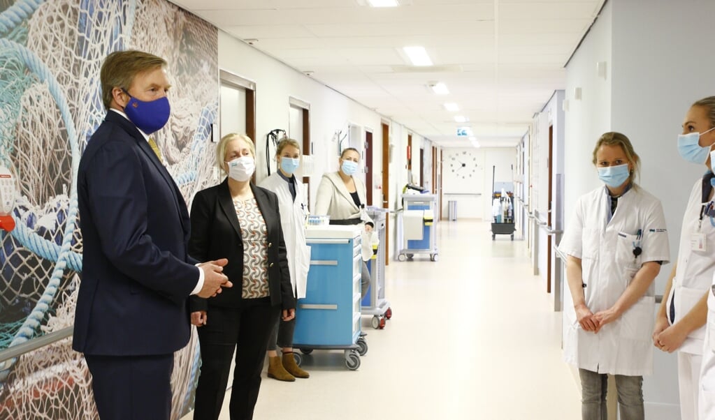 Koning Willem-Alexander bezocht in april jongstleden het ziekenhuis in Dirksland (Foto: Elma Tanis).
