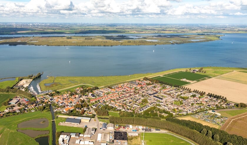 <p>Goeree-Overflakkee, Tiengemeten en Voorne-Putten moeten allemaal bij Nationaal Park NLDelta gaan horen (Foto: Topview Luchtfotografie).</p>