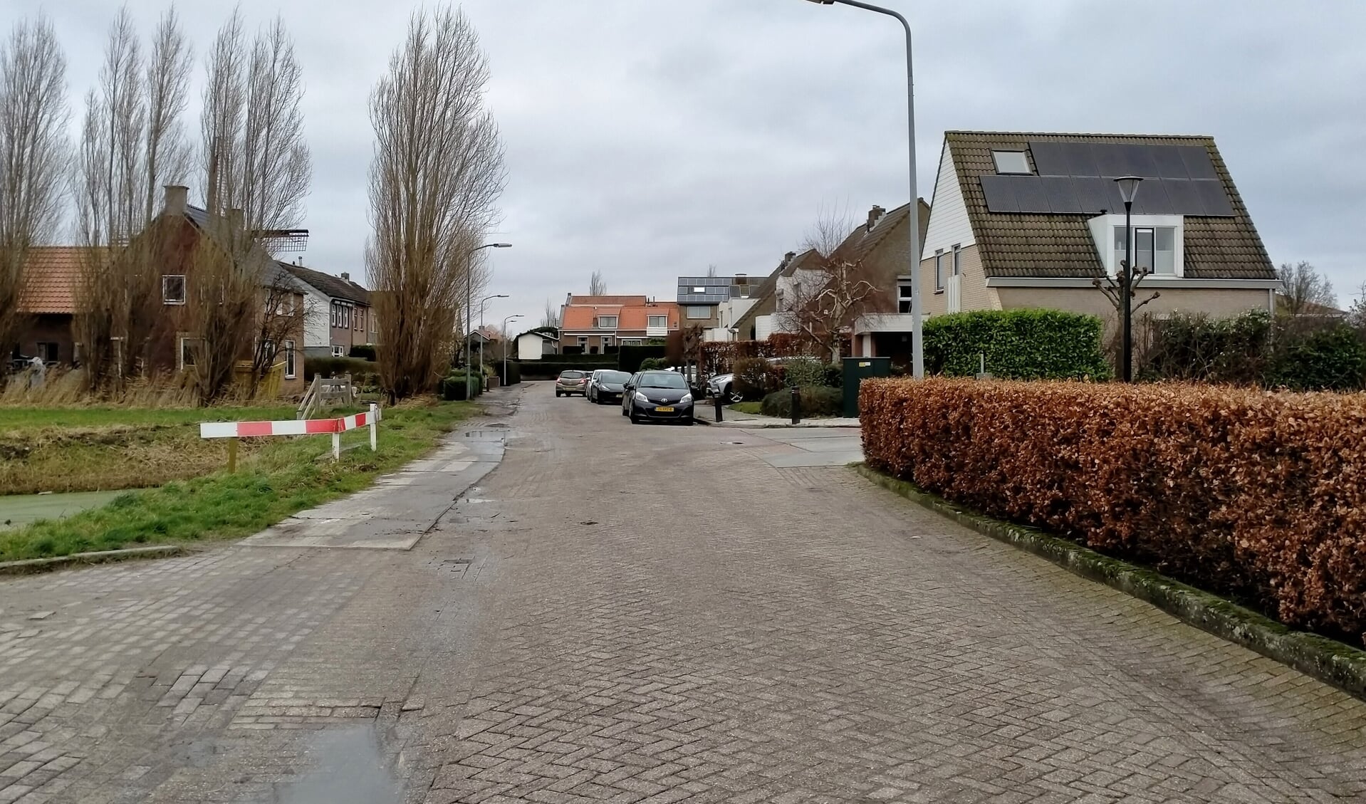 De huidige situatie aan de Molenweg.