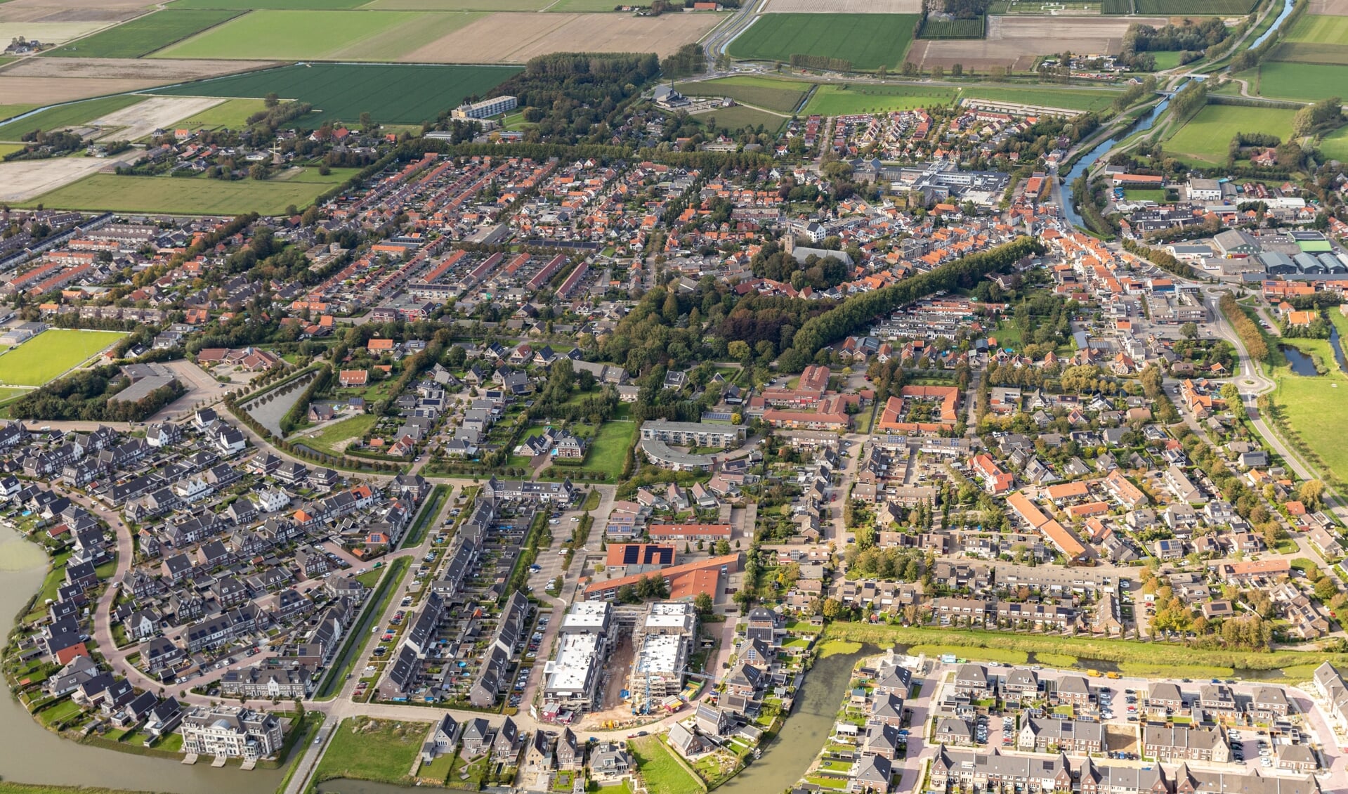 Dirksland vanuit de lucht (Foto: Topview Luchtfotografie).