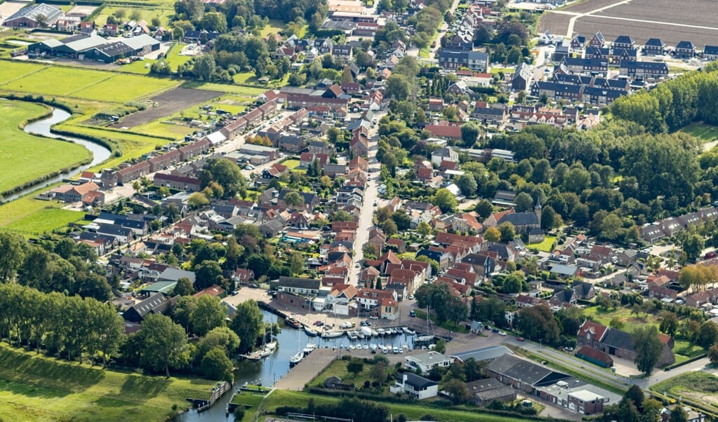 De gemeentehaven van Stad aan 't Haringvliet (Foto: Topview Luchtfotografie).