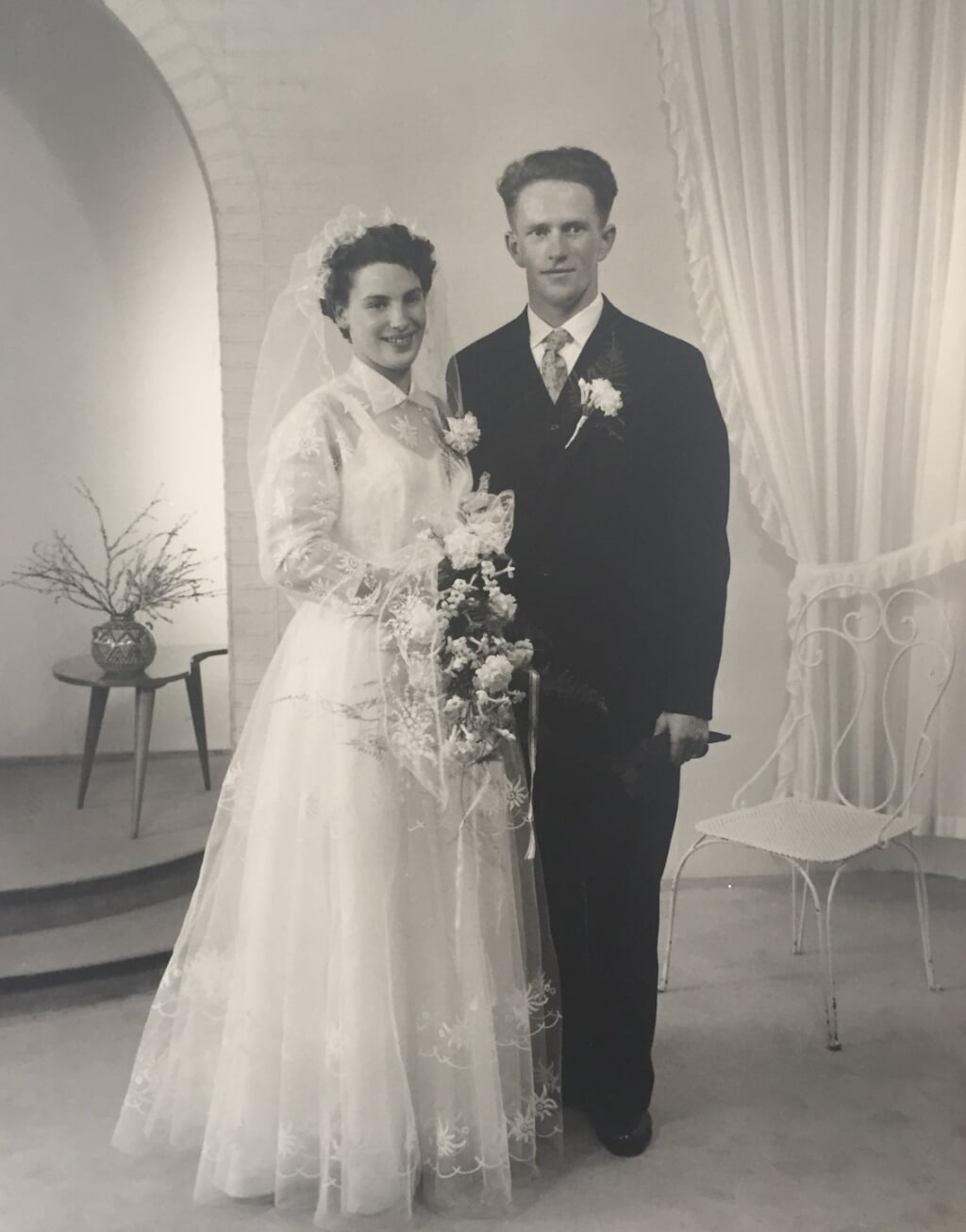 De trouwfoto uit 1957 van Pietje en Wijnand.
