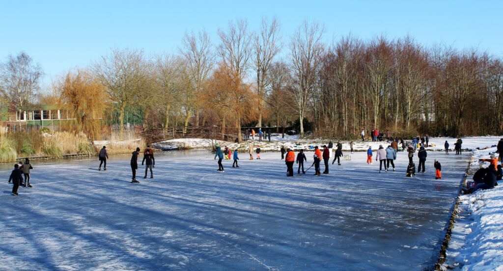 De ijsbaan in Stad aan 't Haringvliet.