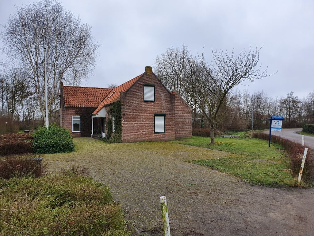 De voormalige zorglocatie De Mantelienge aan de Klarebeekweg 7 in Ouddorp (Foto: Jaap Ruizeveld).