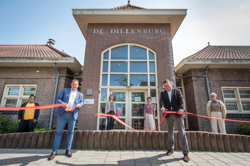 Opening van de nieuwe locatie voor MEE in gebouw de Dillenburg aan de Juliana van Stolberglaan 19 Middelharnis