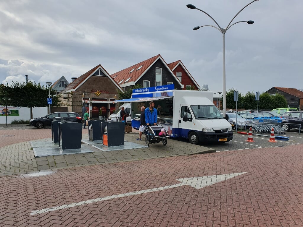 Vergunde marktstandplaats op het parkeerterrein bij Dorpstienden (Foto: Jaap Ruizeveld).