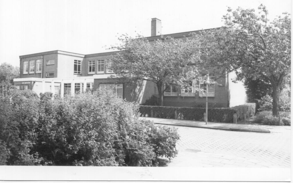 De Prins Mauritsschool in de jaren dat de kwestie rond de stichting van een reformatorische school leefde. De school stond toen aan de Irenelaan.