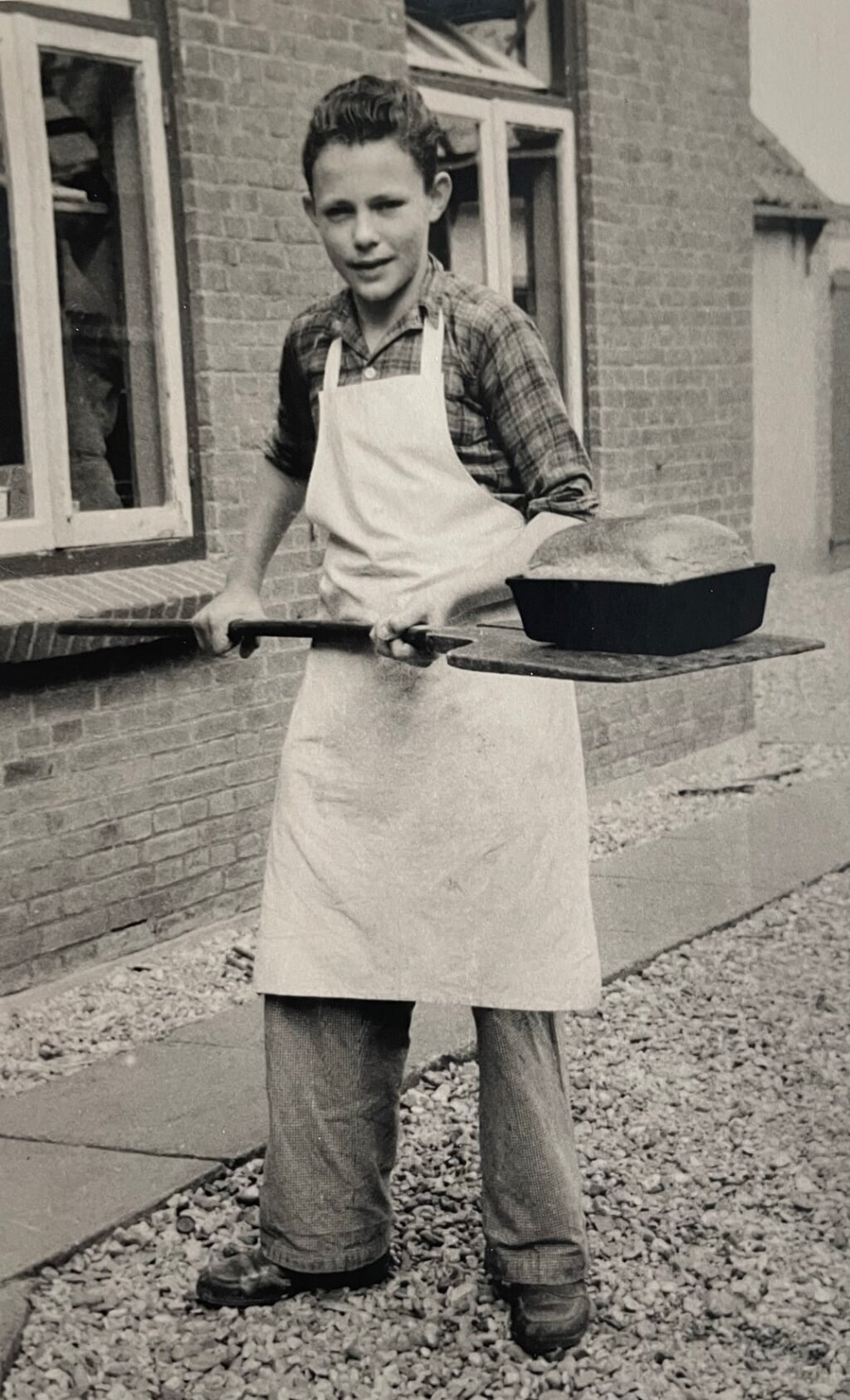Cees was in zijn jonge jaren werkzaam als bakkersknecht.
