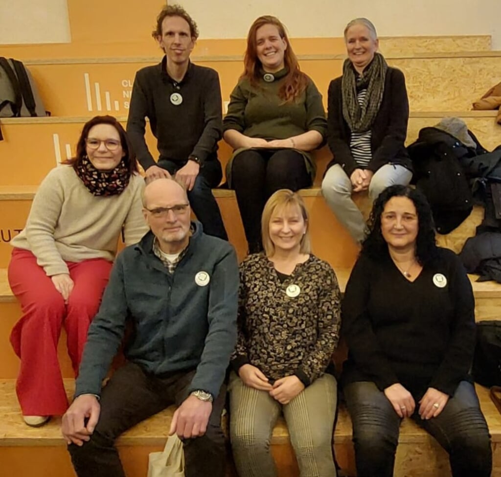 Zeven van de in totaal elf fractieleden voor de Partij voor de Dieren in het Waterschap Hollandse Delta.