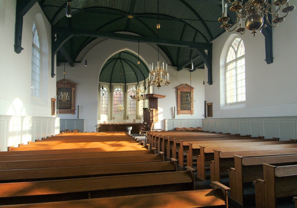Het interieur van de hervormde kerk van Nieuwe-Tonge.