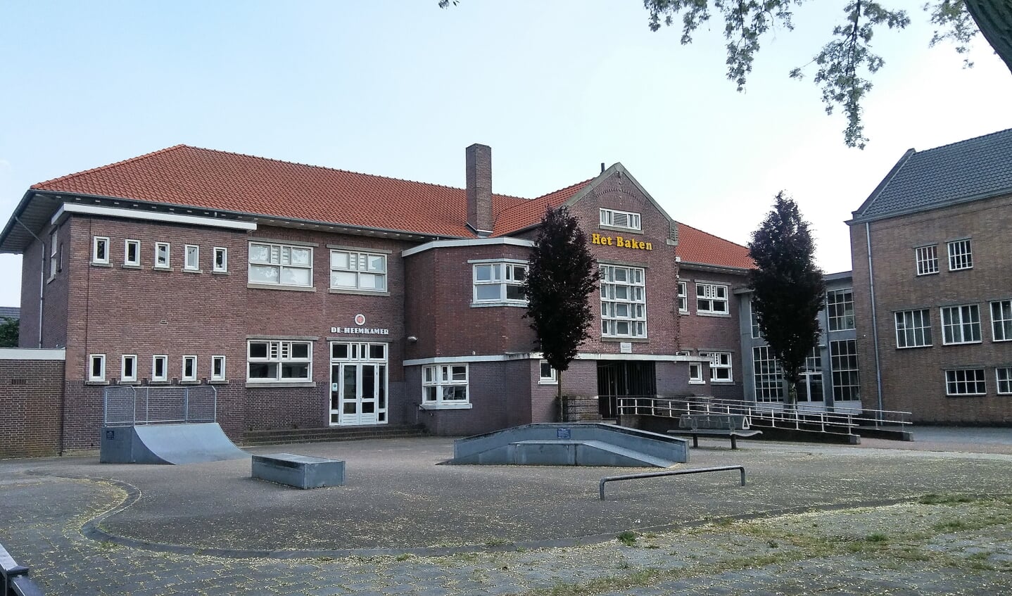 Het Baken zit in de oude St. Jozefschool aan de Pastoor van Leeuwenstraat F Henk van Dijk