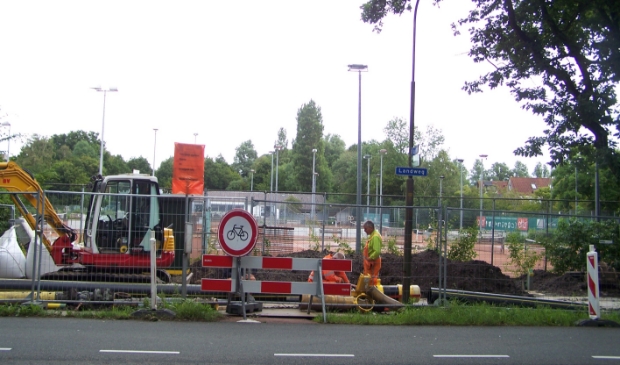 Flink wat graafwerk aan de Landweg
