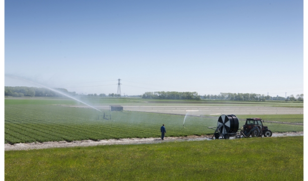 Boeren gebruiken nu nog omstreden gewasbeschermingsmiddelen. Vanaf november wordt overgestapt op duurzamere landbouw.