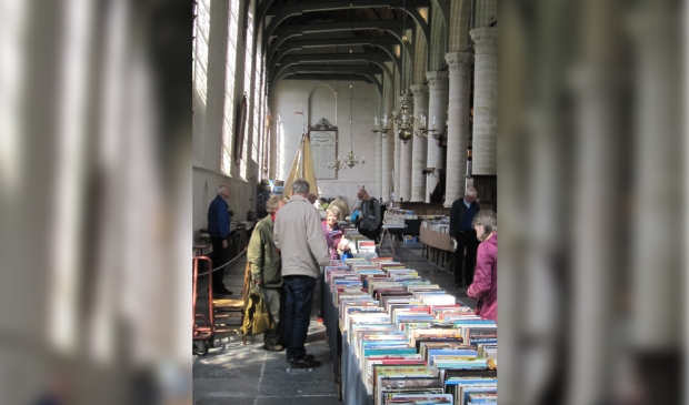 <p>Bezoek de XL boekenmarkt. </p>