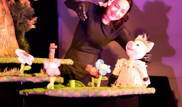 <p>Poppentheater Koekla maakt kleurrijke voorstellingen met prachtige poppen. </p>