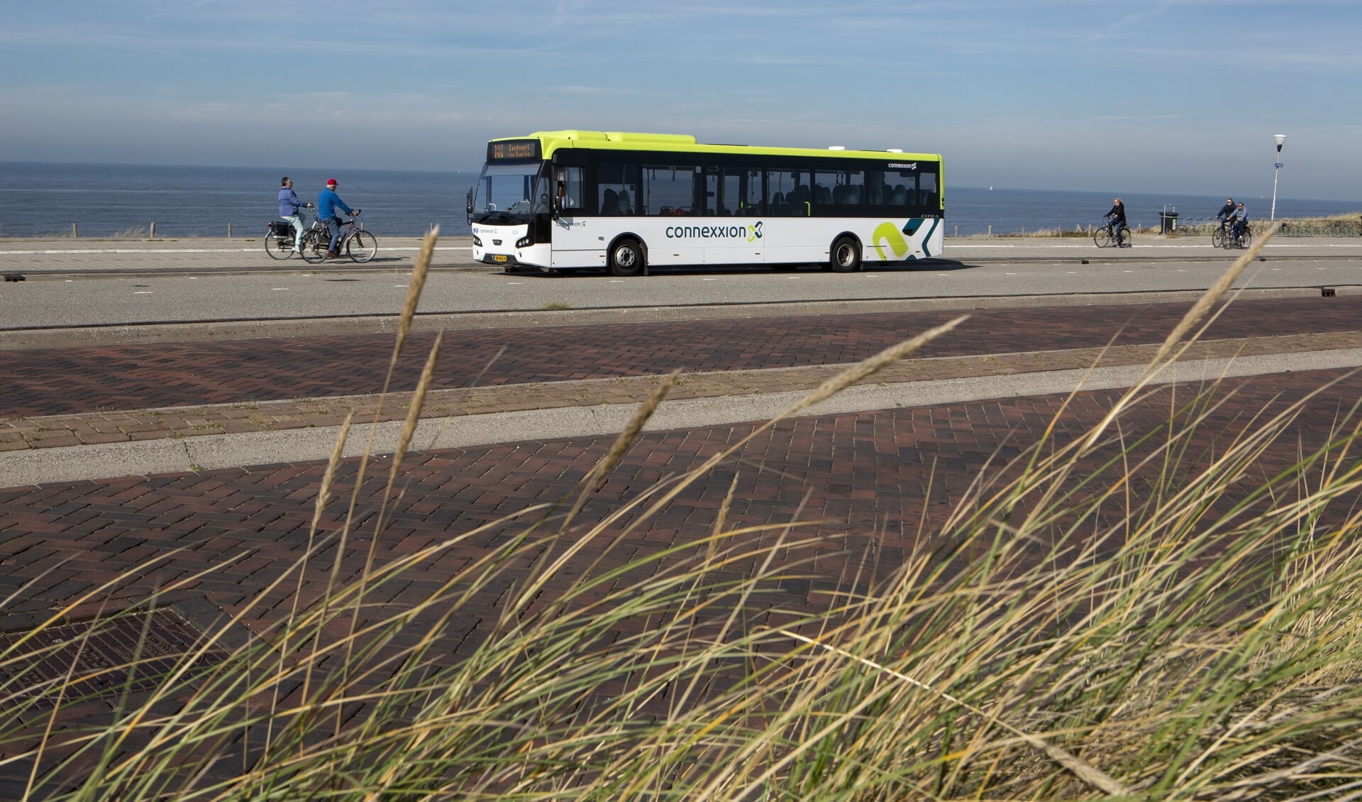 De zogeheten zomerlijn rijdt tijdens de zomervakantie van de regio Noord van Alkmaar naar Bergen aan Zee, van Petten naar Den Helder en van Castricum naar Castricum aan Zee.