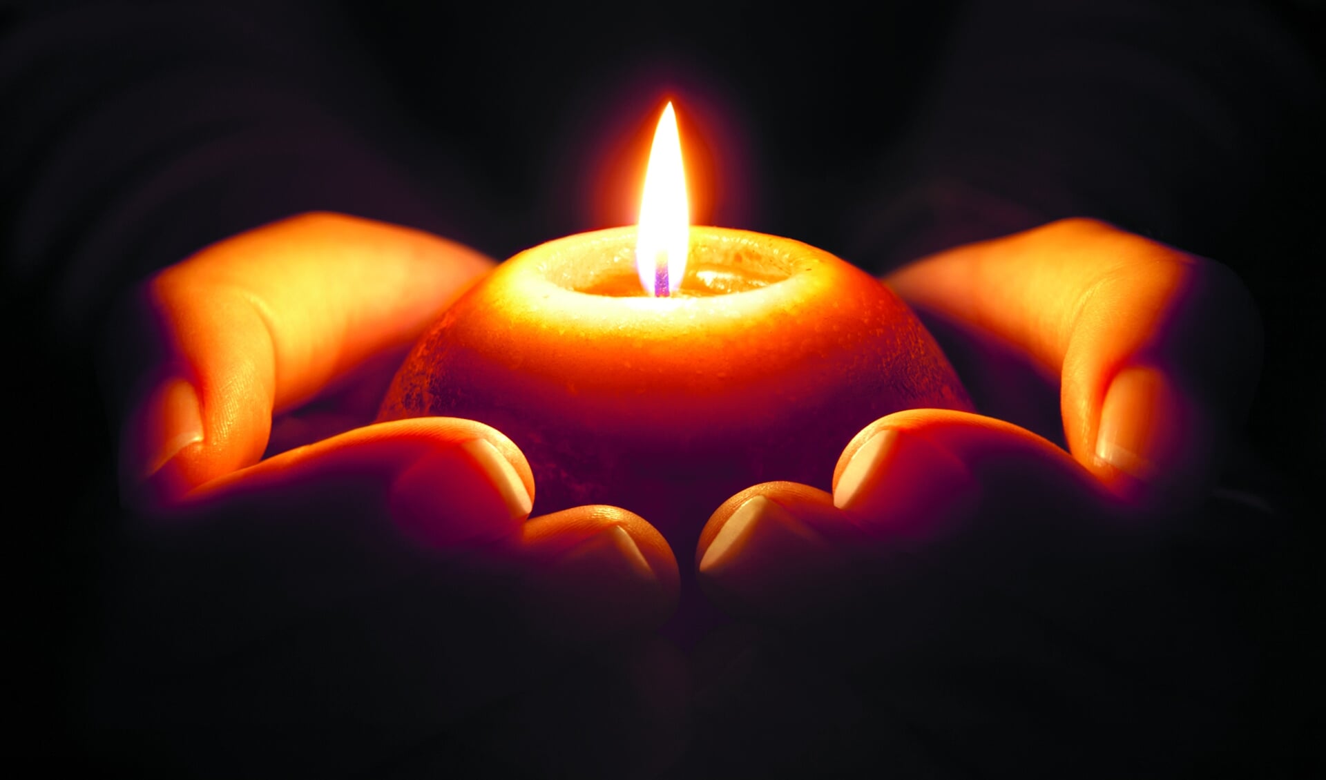 Wereldlichtjesdag: een dag waarop overal ter wereld lichtjes worden aangestoken voor kinderen die zijn overleden. 