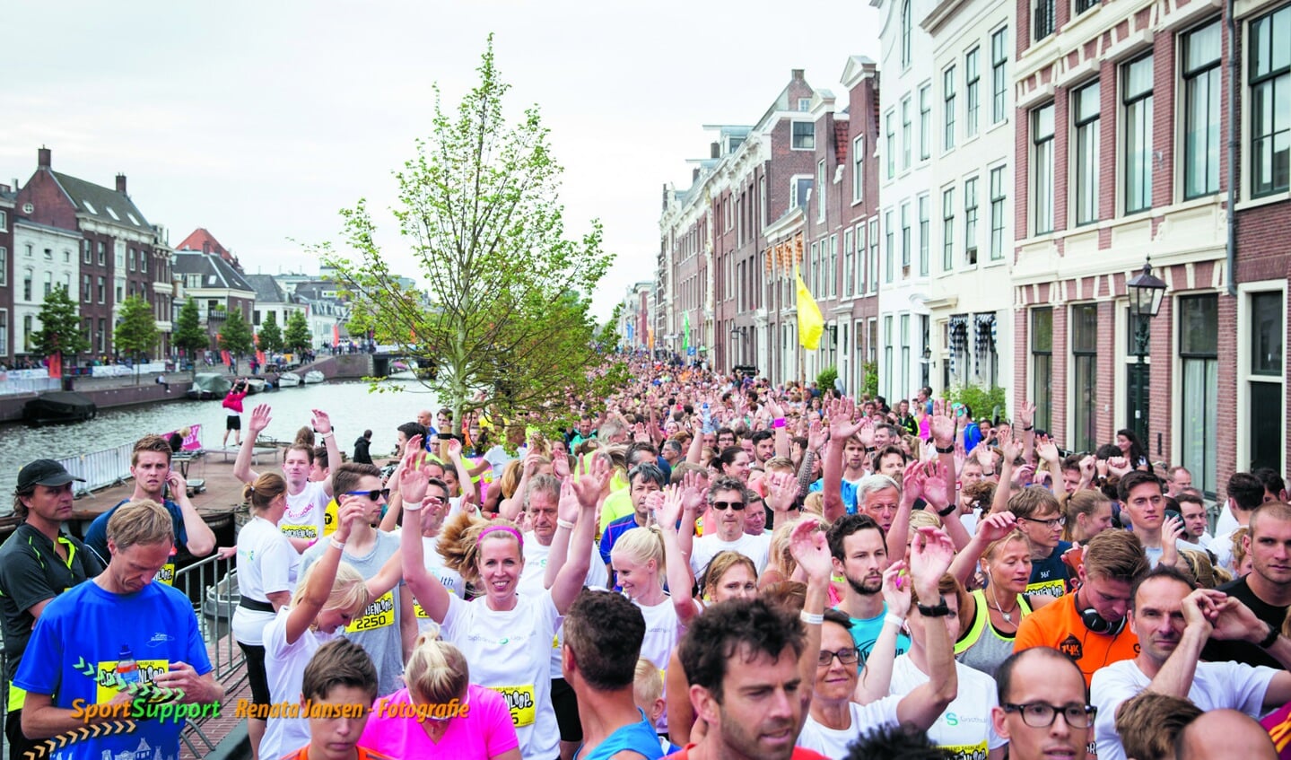 Je kunt er over de hoofden lopen.
