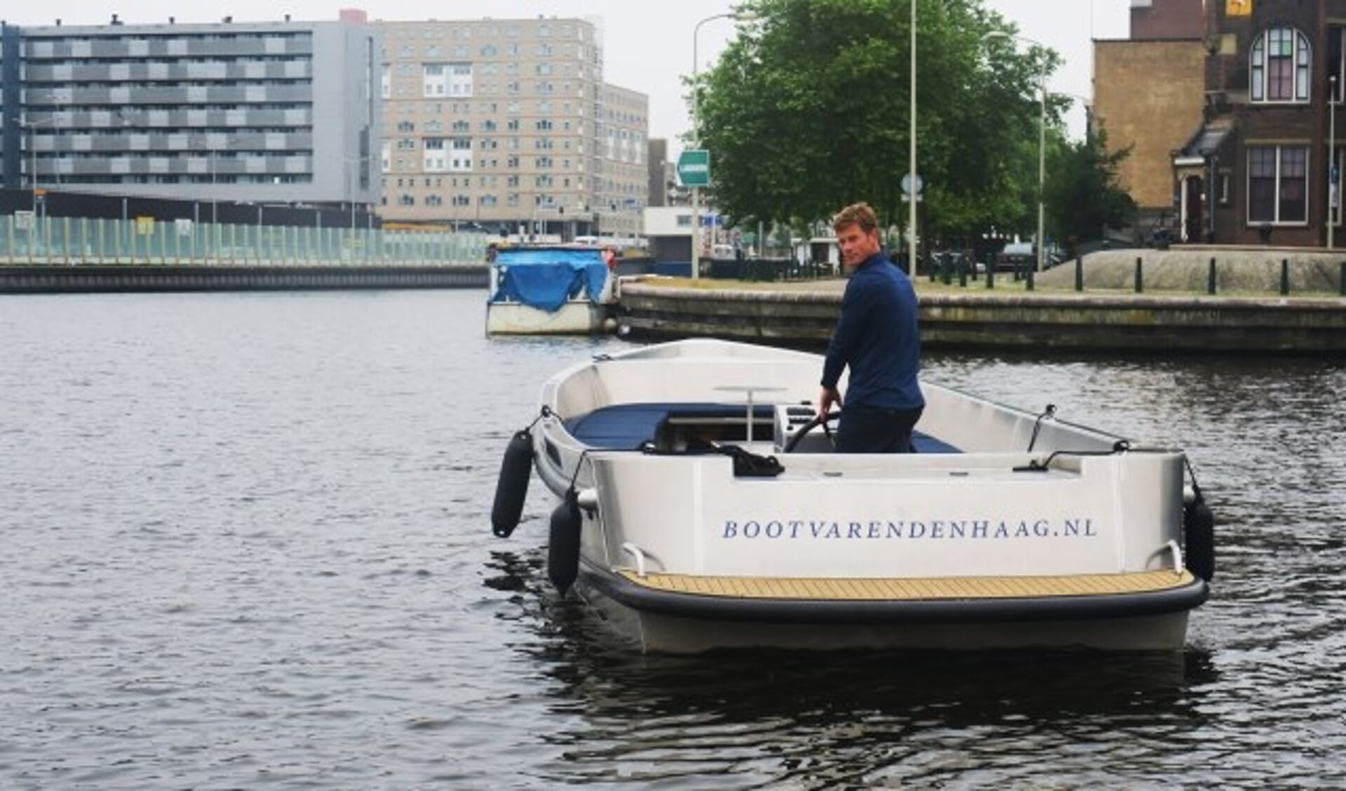 Eén van de vele voordelen van het varen met een elektrische boot is dat de boot weinig geluid produceert.