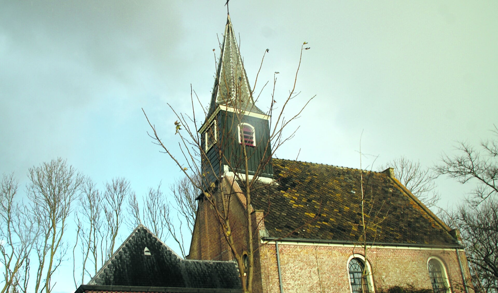 Het kerkje in Eenigenburg.