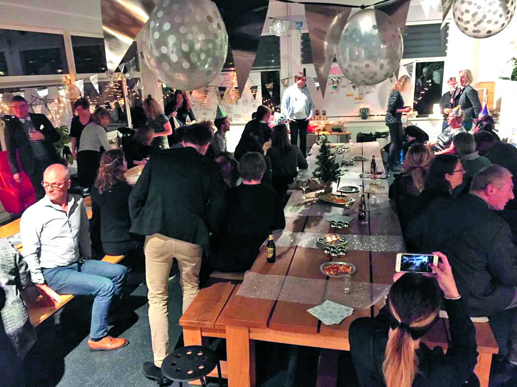 Het epicentrum voor werk, onderwijs en zorg is ook een plek voor gezellig samenkomen en voor het uitbroeden van nieuwe plannen.