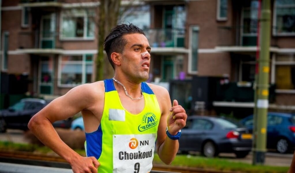 De Haagse atleet Khalid Choukoud loopt 10 maart de halve marathon.