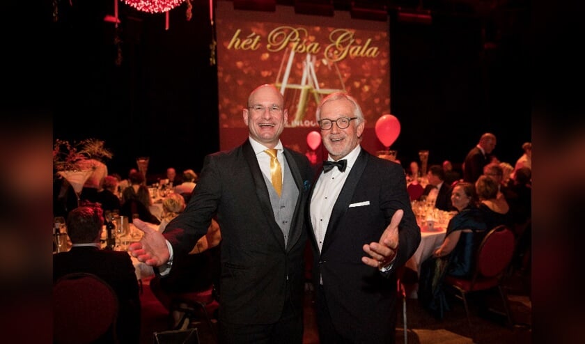 Onder de 200 gasten bevonden zich de burgemeesters van Hoorn (Jan Nieuwenburg) en Alkmaar (Piet Bruinooge).