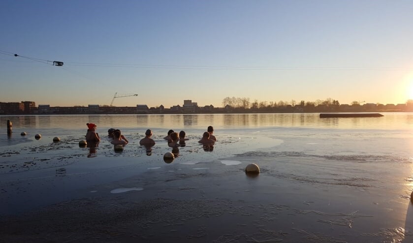 Winterzwemmen in Heerhugowaard.
