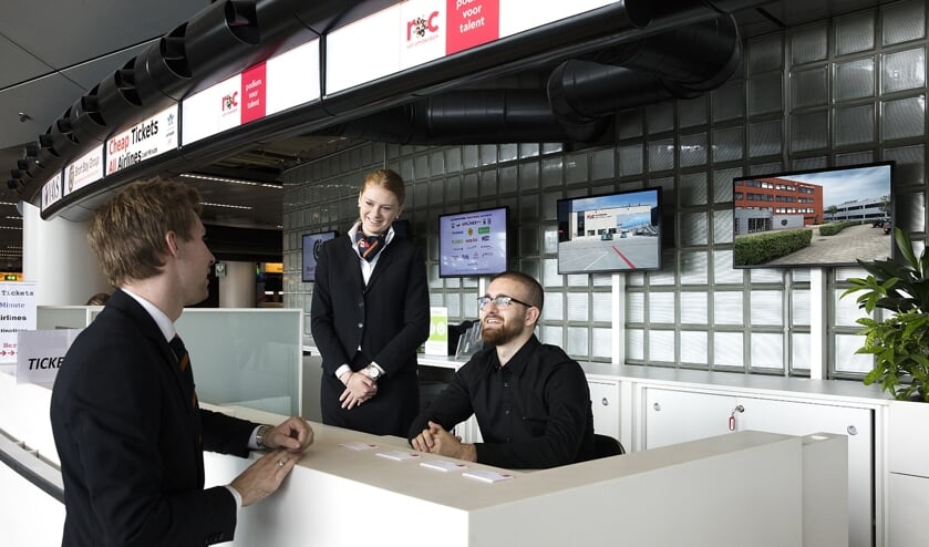 De servicebalie voor werkgevers en studenten in Vertrekhal 3 is geopend.
