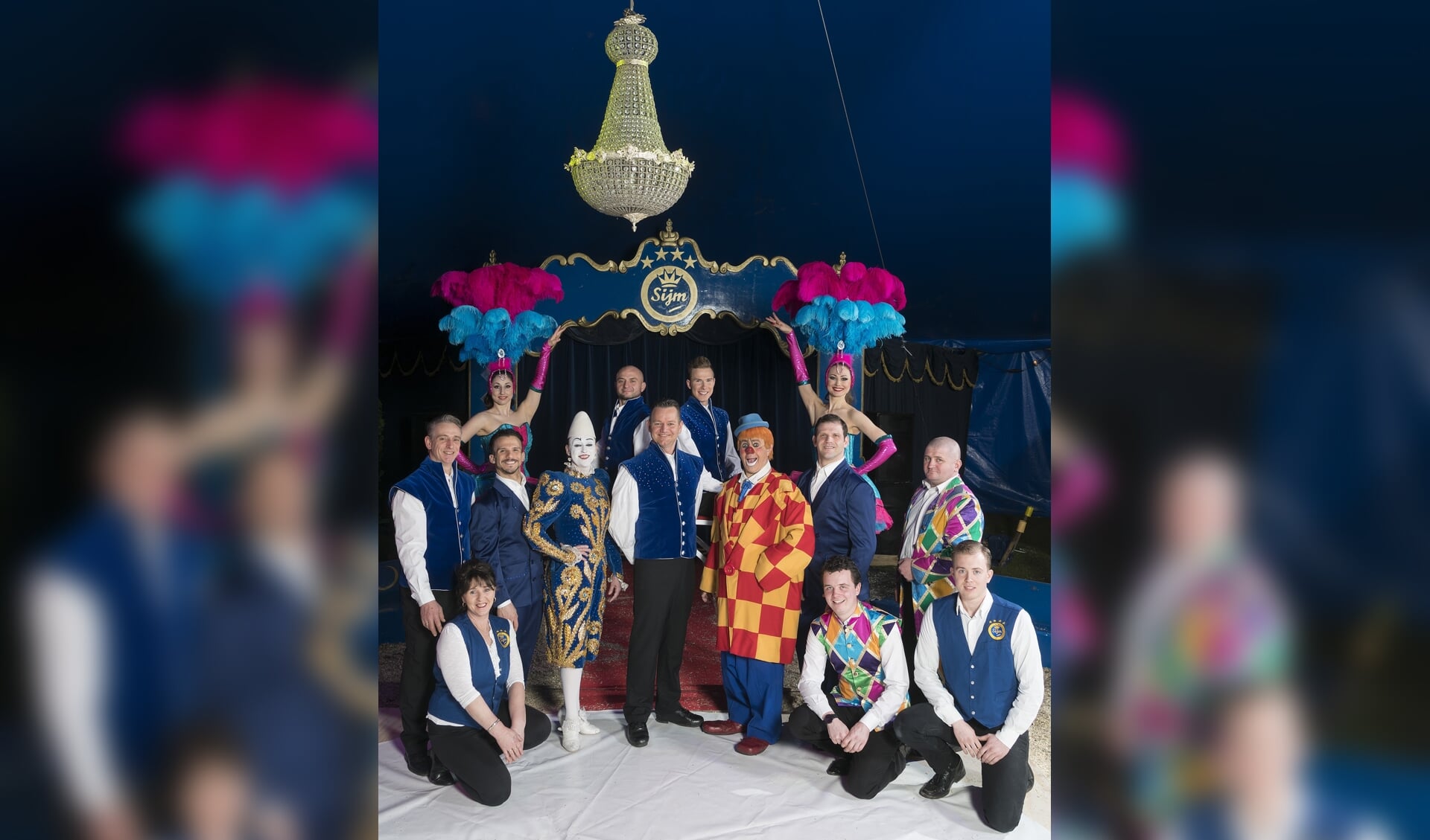 Circus Sijm brengt in Wormer, Purmerend, Hoorn en Heerhugowaard een feestelijke kerstshow.