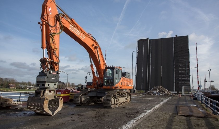 Het bedrijfsleven ondervindt hinder van uitstel van de oplevering Leegwaterbrug op de N242 bij Alkmaar.