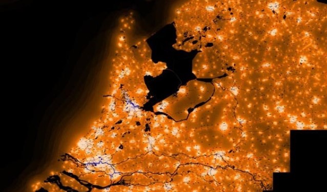 Lichtvervuiling in Nederland is goed te zien op satellietbeeld.