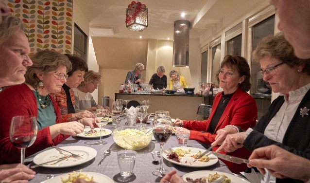 'Ontmoeten aan Tafel' is bij uitstek het initiatief dat mensen samenbrengt.