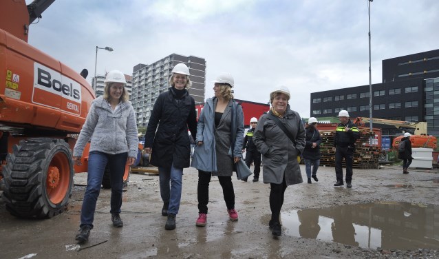 Stadsdeelbestuur krijgt sneakpreview van nieuwe bioscoop
