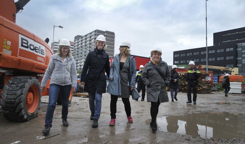 Stadsdeelbestuur krijgt sneakpreview van nieuwe bioscoop