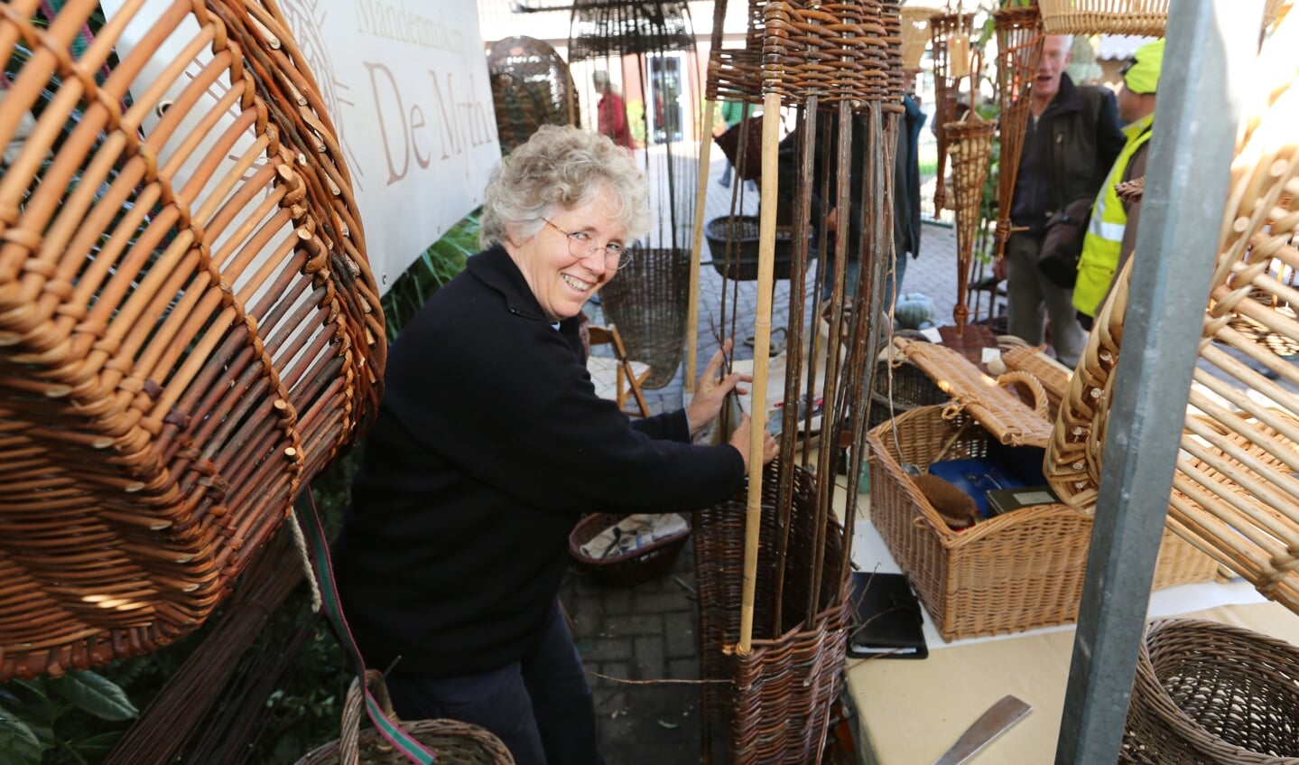 Naast de kennismaking met de bewoners en diverse producten, toonde mandenmakerij De Mythe een mooie collectie rieten manden.