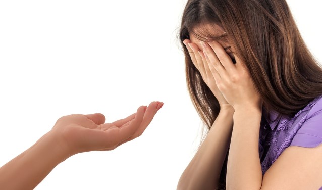 Moedige moeders reikt een helpende hand.