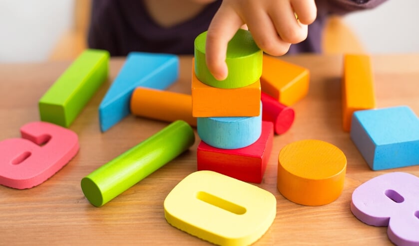 Schaf leuk tweedehands speelgoed aan voor de kinderen op de kinderkleding- en speelgoedbeurs Waterland.