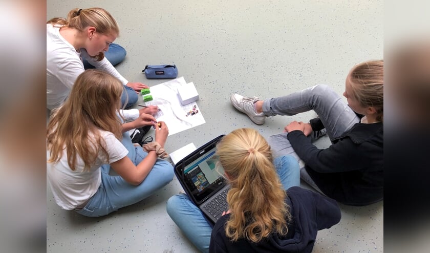 v.l.n.r. Fleur (12 jaar, Schoorl), Roos, 12 jaar, Schoorl), Elise (11 jaar, Bergen), Liselot (12 jaar, Schoorl)