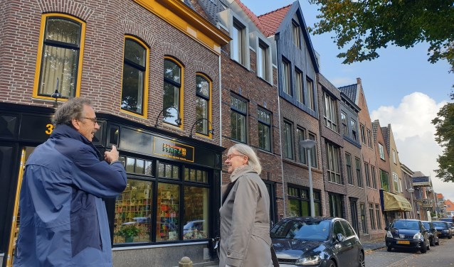 Henk de Visser en Carol Korringa bij een van de genomineerde projecten.