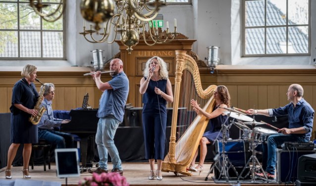BB'6 bestaat uit zes veelzijdige musici.