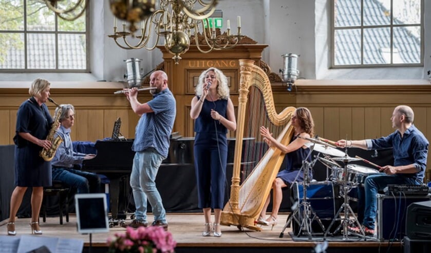 BB'6 bestaat uit zes veelzijdige musici.