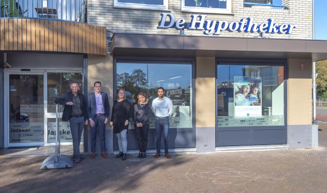 De medewerkers van De Hypotheker voor de nieuwe vestiging.