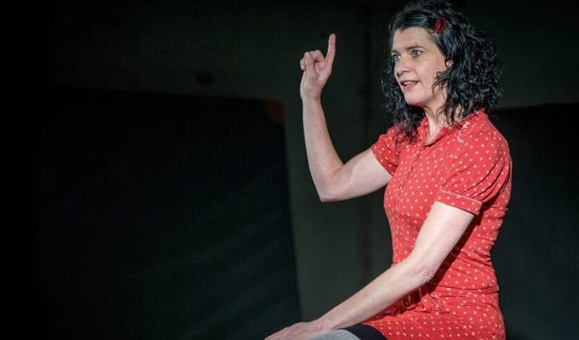 Actrice Sabine van Boven speelt 'Anne Frank'.