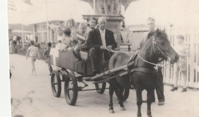 Floris Baas in 1958 tijdens HRC Fancy Fair.