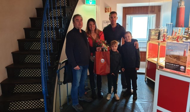 Salko de Wolf met de familie Leek uit Volendam
