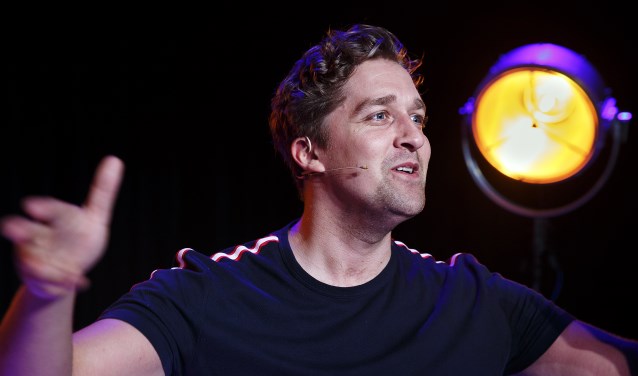 Alex Ploeg stelde zichzelf een ultimatum. Weten hoe dat afloopt? Kom naar zijn voorstelling.