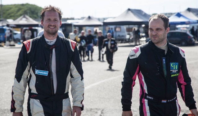 Beverwijker Niels Quist en IJmuidenaar Michael van der Heijden winnaars van de Mazda MX5 Cup.
